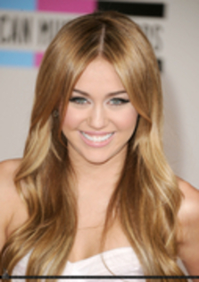 30468328_JPLAZZGMY - Miley Cyrus
