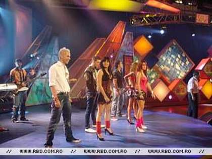 i311436697_28679_6 - 00 RBD la emisiunea Sabado Gigante