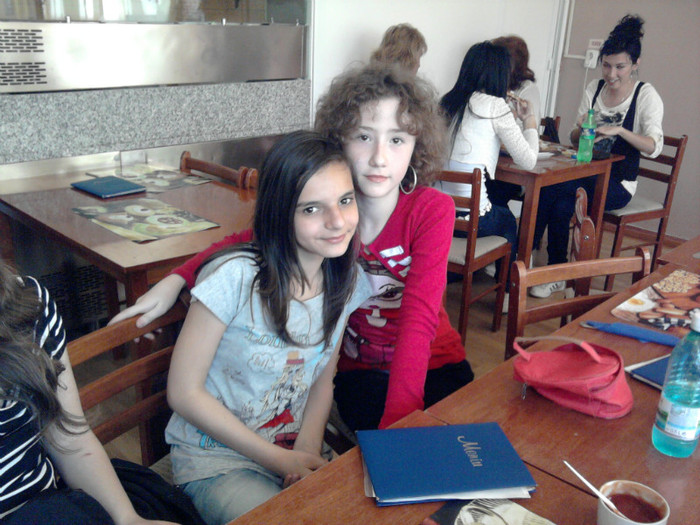 eu si miruna - me and my friends pic