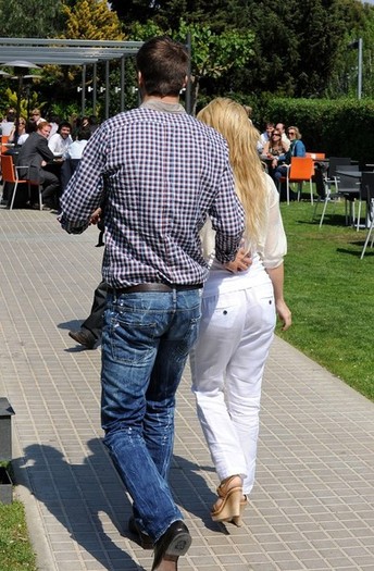 Shakira+Shakira+Gerard+Pique+Get+Lunch+zevdeOZtoN5l - Shakira