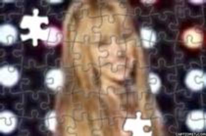 TYJMYJFDPSQFWGHXUIQ - Puzzle Hannah Montana