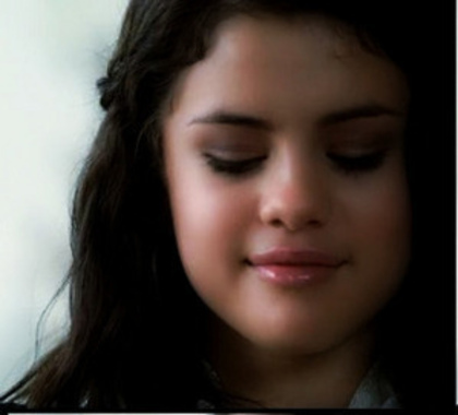 36728202_BVFKCUQKT - Selena Gomez