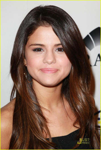 36810302_TLMZNOECJ - Selena Gomez