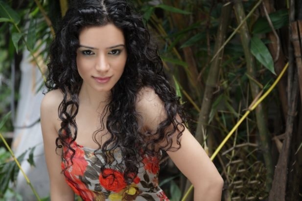 3 - DILL MILL GAYYE SUKIRTI KANDPAL AKKA RIDDHIMA 2 PICTURE GALLERY