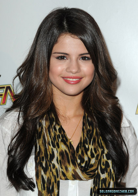 normal_selena-gomez-0093 - 12-05-10 KIIS FM s Jingle Ball 2010