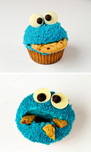 Cookie-Eating-Cookie-Monster-Cupcake[1] - Coockie Monster