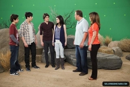 normal_selena-gomez-012 - Wizards Of Waverly Place - Wizards Exposed - Promotional Stills