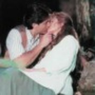 Esmeralda_1237144492_1_1997