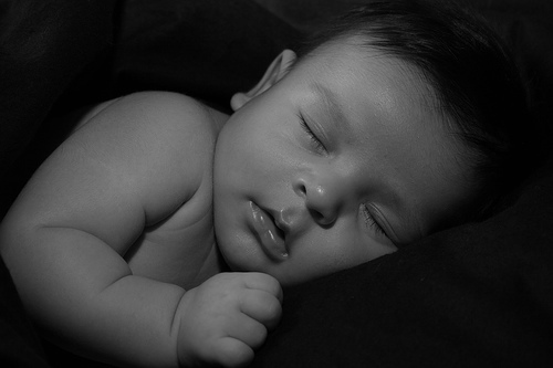 Poze cu bebelusi care dorm -