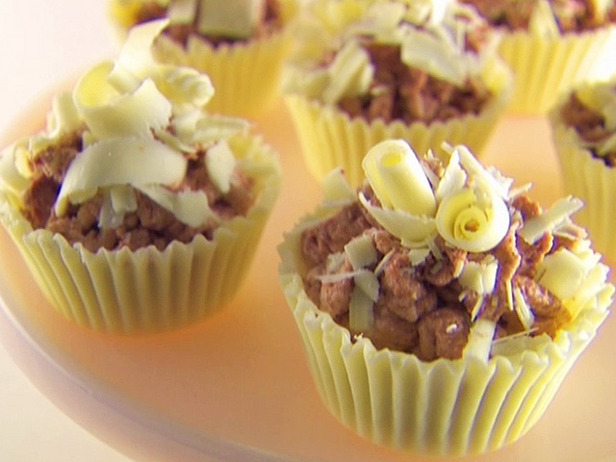 EI0718_Mascarpone-in-white-chocolate-cups_lg - Sweets - sweets
