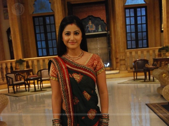 105387-hina-khan-as-akshara