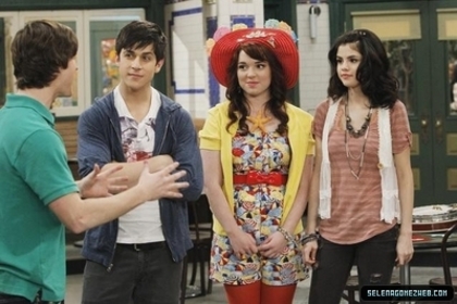 normal_selena-gomez-019