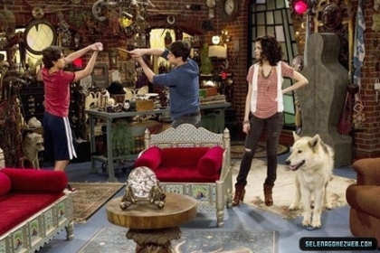 normal_selena-gomez-022