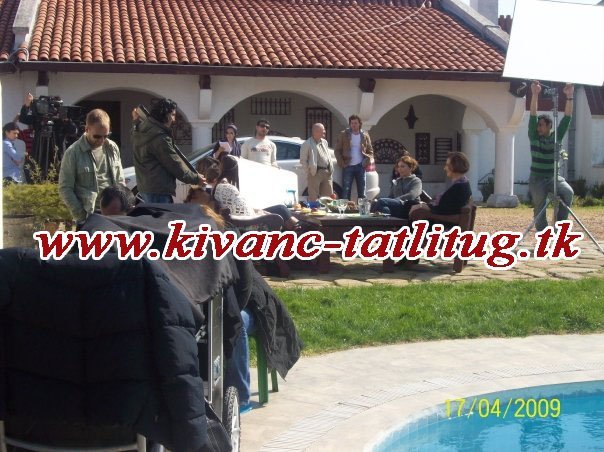 215596_140918739309516_130419060359484_224870_4886093_n - Ask-I Memnu backstage