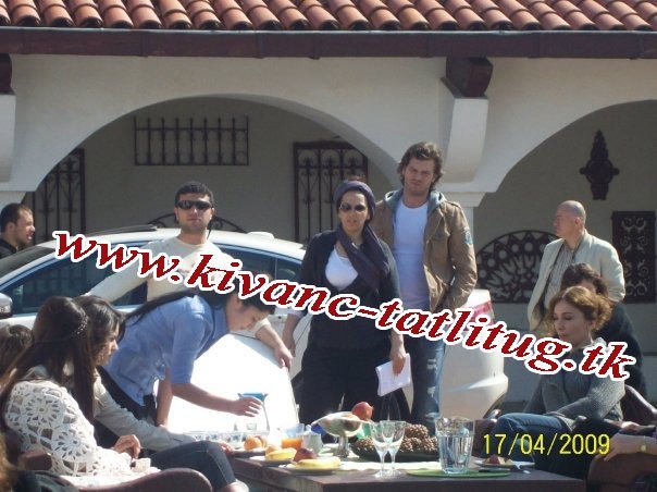216388_140918759309514_130419060359484_224871_7164653_n - Ask-I Memnu backstage