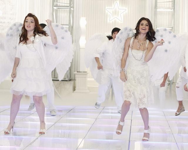 15 - Wizards Of Waverly Place - Dancing with Angels - Promotional Stills