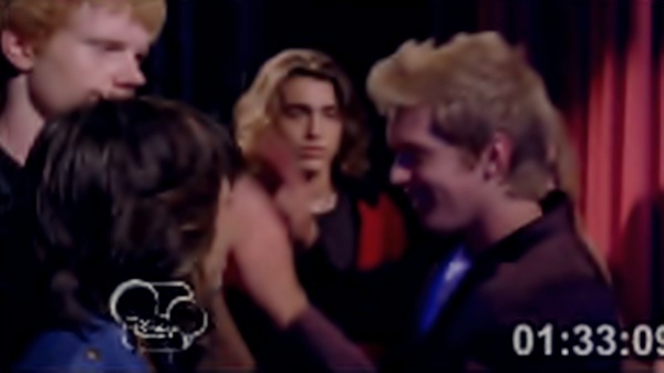 Ray,Stella,Wen si Charly - Chris Brochu