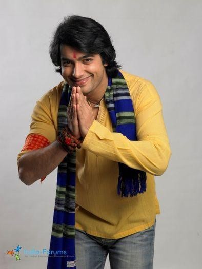 Sharad_1255113842_3 - Sharad Malhotra