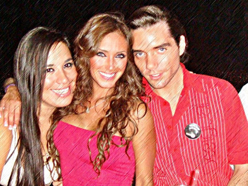 1293413947347_f - anahi