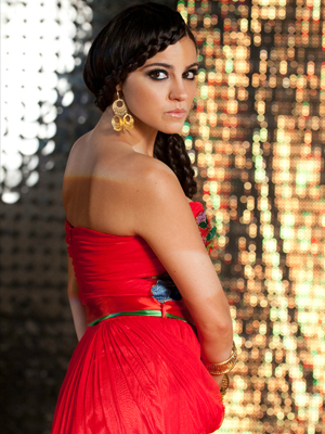 71712425128135935626 - anahi