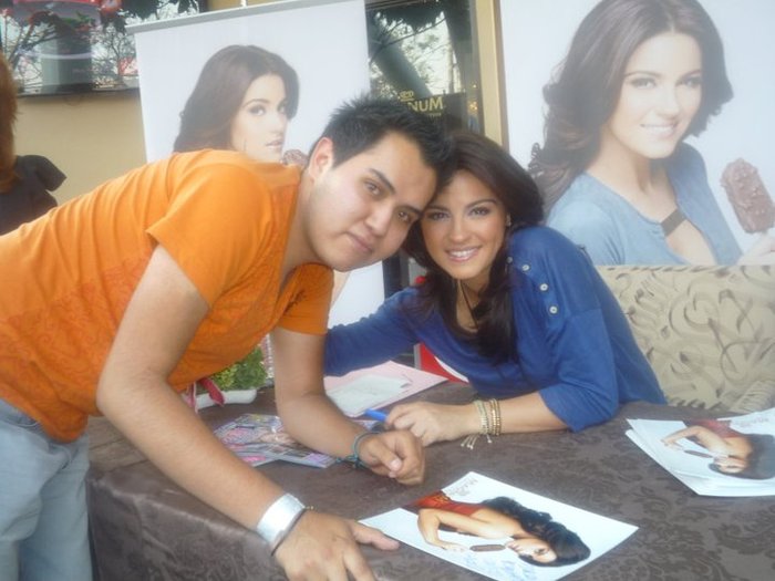 81842100982563801751 - anahi