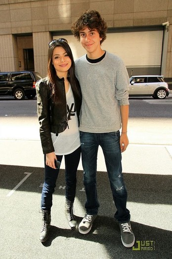 miranda-cosgrove-today-show-02