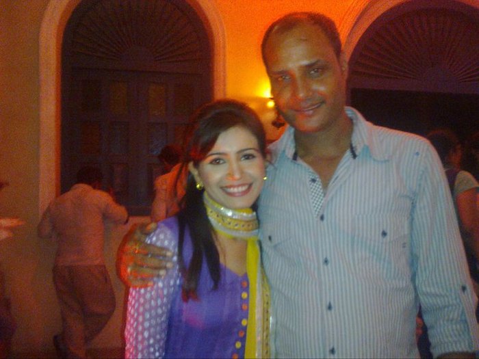 180106_205442066139688_121064341244128_954184_801149_n - Priya Ahuja