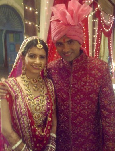226820_225266114157283_121064341244128_1135691_1206484_n - Priya Ahuja