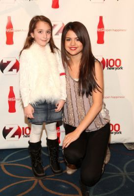 34240860_LJJCVHNUW - xxSelena Gomezxx