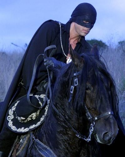 Zorro_La_espada_y_la_rosa_1245060796_1_2007