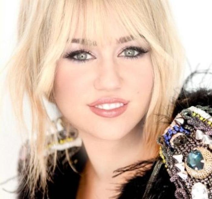 Hannah Monatna (1) - x - Hannah Montana