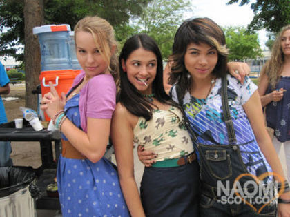 36924097_DIEFFFDCX - Lemonade mouth