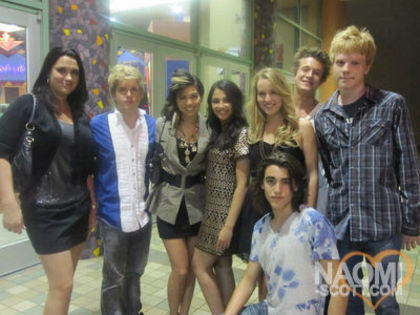 36924112_CGYAHFUCB - Lemonade mouth