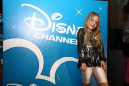 Jennifer Dumitra vrea sa fie Hannah Montana - jennifer dumitrascu