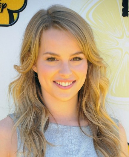 36927853_DRJBTMNFE - Bridgit mendler