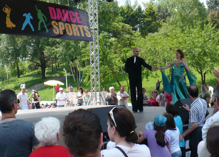 Dansuri Latino cu Andy si Doina - Parcul Tineretului 21 mai 2011