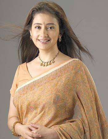 Manisha Koirala - CONCURS 001 Actrita bollywoodiana ce arata cel mai bine in SARI