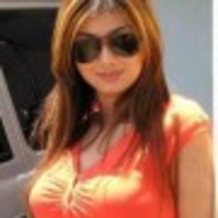 Ayesha_Takia_1255010232_2