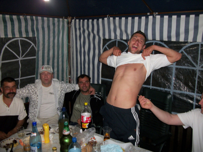 100_1406 - chefuri_intre prieteni porumbari 09-10-11