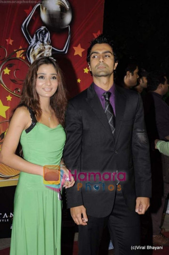 normal_Sara%20Khan%2C%20Ashmit%20Patel%20at%20Global%20Indian%20Film%20and%20TV%20awards%20by%20Bala