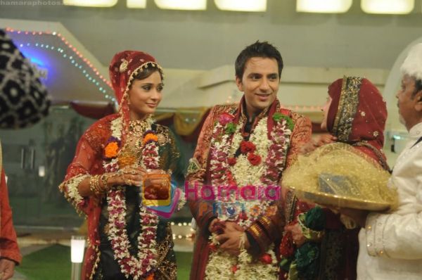 normal_Sara%20khan%20and%20Ali%20merchat%20wedding%20on%20big%20boss%20House%20on%2010th%20Nov%20201