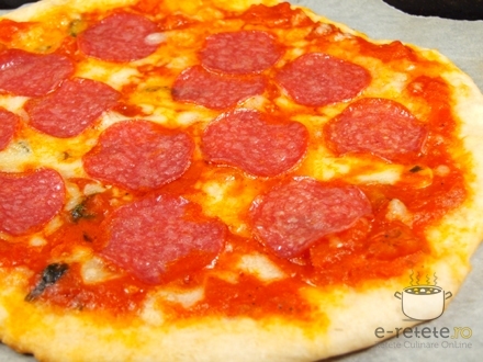 margherita. Eu am pregatit 2 pizza margherita