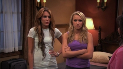 normal_13_Wherever_I_Go_(HD)_1342