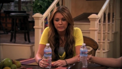 normal_13_Wherever_I_Go_(HD)_1889