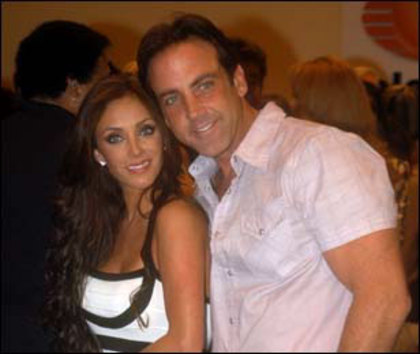 20110415_12_15_Anahi_CarlosPonce_ntmx - Dos Hogares 1