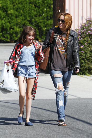 Miley Cyrus Miley Noah Cyrus Sharky LA PI_WfjhdDXcl