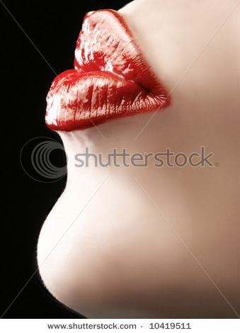 stock-photo-red-soft-female-lips-in-kissing-pose-10419511 - Buze1