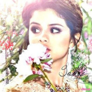 34775735_JQWLUYKPP - Selena Gomez Glittery