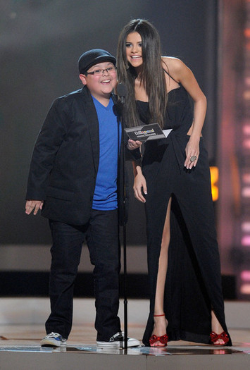 Selena Gomez 2011 Billboard Music Awards Show nwLJTcoKOvMl