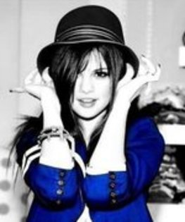 37110344_WCZJTXCYV - Selena Gomez